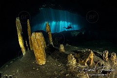 UWF00610