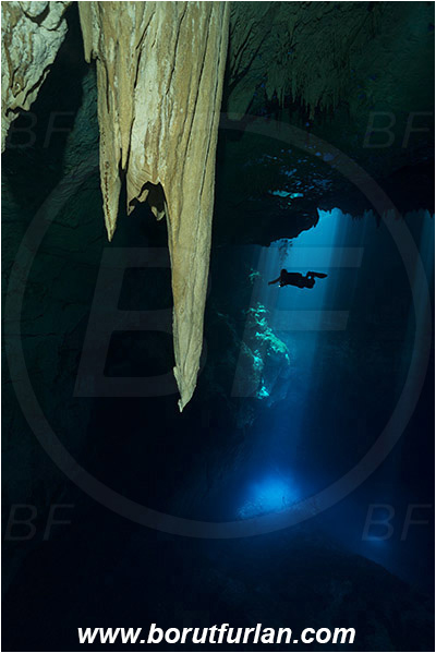 Cave, El Pit, Cenotes, Tulum, Yucatan, Mexico, Light ray, Stalactite, Diver
