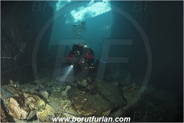 Cave, Crno Oko, Grabovica, Mostar, Bosnia and Herzegovina, Diver, Entrance