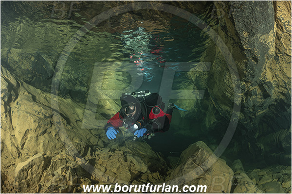 Cave, Suhadolca, Cerkniško jezero, Slovenia, Diver