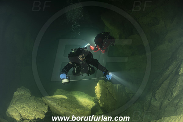 Cave, Elefante bianco, Bassano del Grapa, Italy, Diver