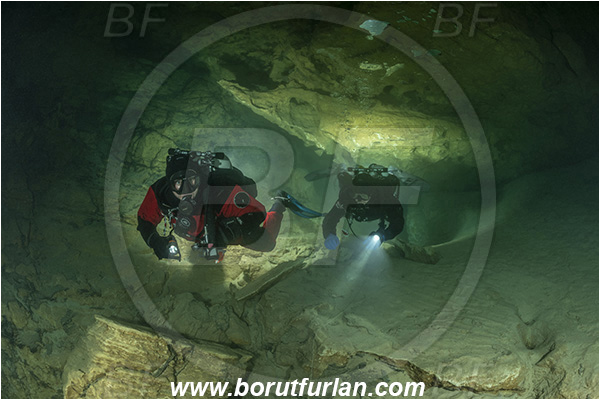 Cave, Elefante bianco, Bassano del Grapa, Italy, Diver