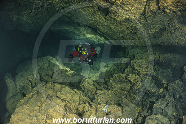 Cave, Fontanazzi, Bassano del Grapa, Italy, Diver