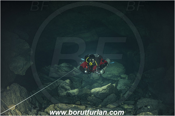 Cave, Fontanazzi, Bassano del Grapa, Italy, Diver
