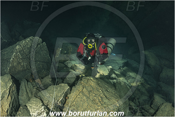 Cave, Fontanazzi, Bassano del Grapa, Italy, Diver