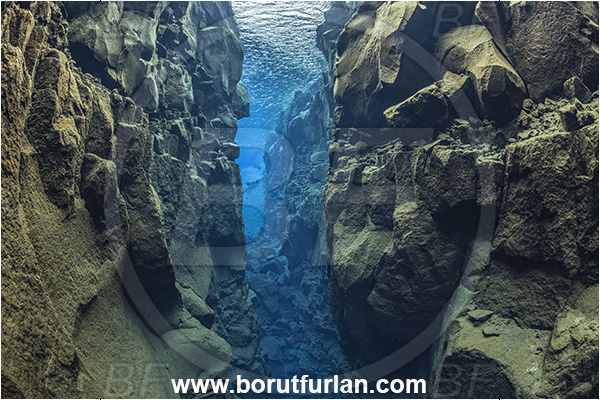 Silfra, Pingvallavatn, Iceland, Lake, Rocks, Fissure, Canyon