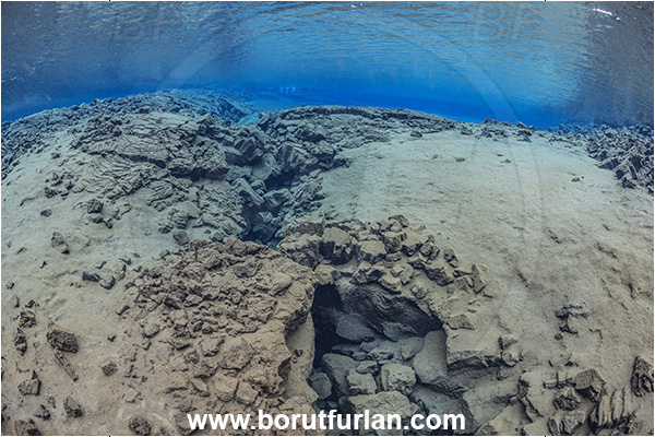 Silfra, Pingvallavatn, Iceland, Lake, Rocks, Crack, Fissure, Sand