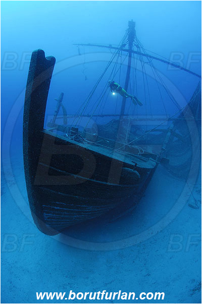 Kas, Turkey, Mediterranean sea, Uluburun wreck, Uluburun, Replica wreck, Artificial wreck, Wreck, Diver