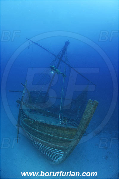 Kas, Turkey, Mediterranean sea, Uluburun wreck, Uluburun, Replica wreck, Artificial wreck, Wreck, Diver