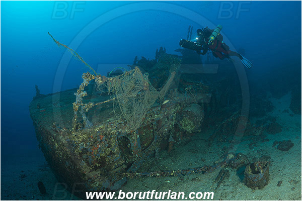 Peljesac, Croatia, Adriatic sea, Mediterranean sea, Wreck, S-57 wreck (German "speedboat" from WW II), S-57, Diver, Underwater scooter