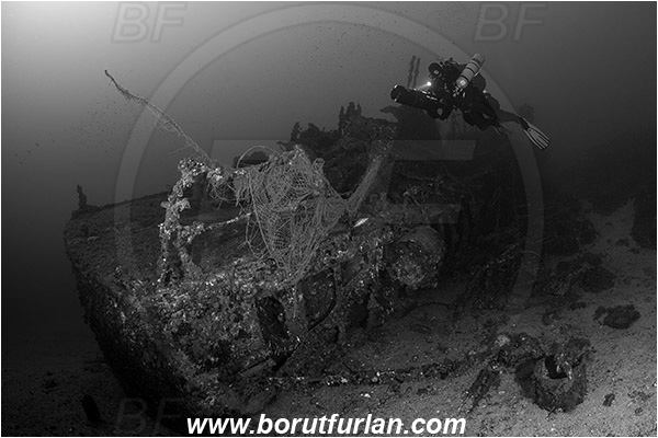 Peljesac, Croatia, Adriatic sea, Mediterranean sea, Wreck, S-57 wreck (German "speedboat" from WW II), S-57, Diver, Underwater scooter, Black&white