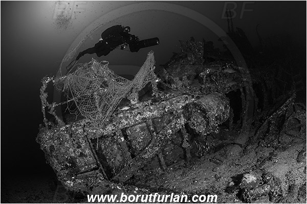 Peljesac, Croatia, Adriatic sea, Mediterranean sea, Wreck, S-57 wreck (German "speedboat" from WW II), S-57, Diver, Underwater scooter, Black&white