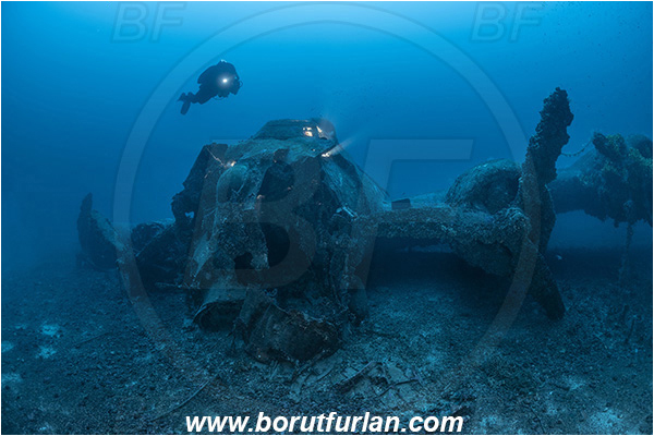 Island Vis, Croatia, Adriatic sea, Mediterranean sea, Wreck, Airplane, Bomber, B-17, Flying fortress, Diver