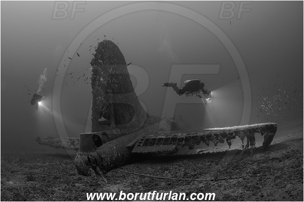 Island Vis, Croatia, Adriatic sea, Mediterranean sea, Wreck, Airplane, Bomber, B-17, Flying fortress, Black&white, Diver, Technical diver