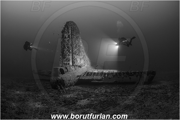 Island Vis, Croatia, Adriatic sea, Mediterranean sea, Wreck, Airplane, Bomber, B-17, Flying fortress, Black&white, Diver, Technical diver