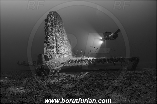 Island Vis, Croatia, Adriatic sea, Mediterranean sea, Wreck, Airplane, Bomber, B-17, Flying fortress, Black&white, Diver, Technical diver