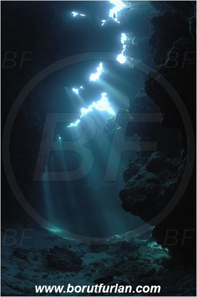 Reef Claudia, Wadi Lahami, Egypt, Red sea, Cave, Light rays, Reef