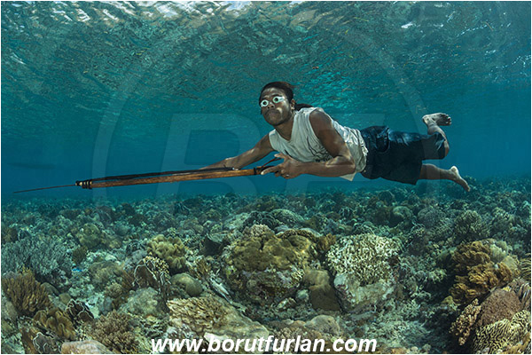 Pantar, Alor, Indonesia, Reef, Native diver, Native fisherman, Underwater fisherman, Speargun