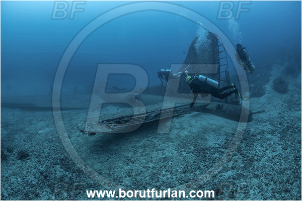 Cape Vogel, Papua New Guinea, Pacific ocean, Wreck, Airplane, Bomber, B-17, Flying fortress, Black Jack, Diver, Divers