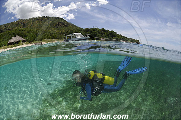 Pantar, Alor, Indonesia, Shallow, Sandy bottom, Sand, Sea grass, Split-shot, Over-under, Diver, Surface, Boat