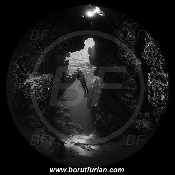 Ras Muhammad, Sinai, Egypt, Red sea, Reef, Cave, Light ray, Diver, Circular image, Circular Fisheye lens, Black&white
